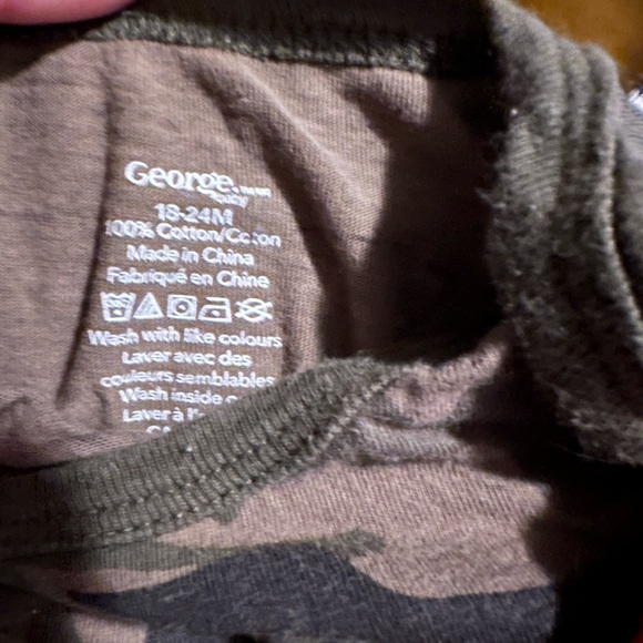 Baby onesies sizes 12-18 months, 18 months, 18-24 months and 24 months. - Picture 12 of 15